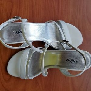 Mossimo white satin kitten heels